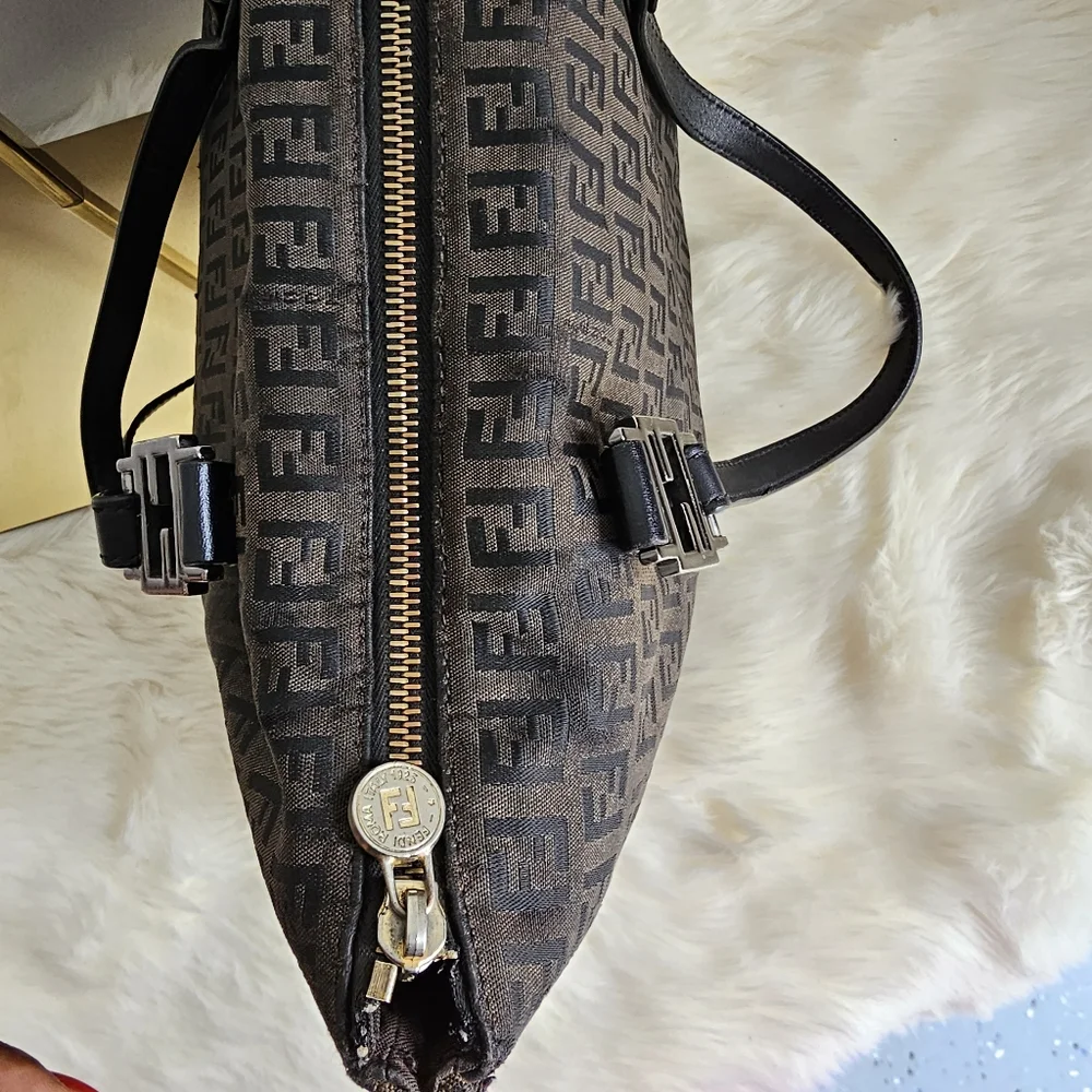 Fendi bag - Picture 9 of 13